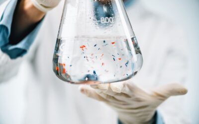 Cómo eliminar microplásticos en el agua